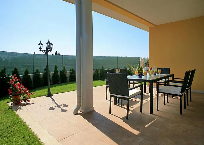 Dora Semesterbostad *